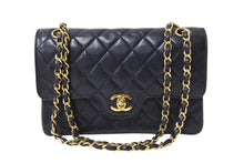 Load image into Gallery viewer, CHANEL シャネル マトラッセ23 Wチェーンショルダーバッグ Wフラップ ラムスキン 0番台 ブラック ゴールド金具 美品 中古 4c069384