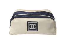Load image into Gallery viewer, 極美品 CHANEL シャネル ポーチ A19975 スポーツライン 7番台 ココマーク ナイロン ラバー ベージュ ブラック金具 中古 4c069385