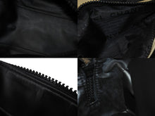 Load image into Gallery viewer, 極美品 CHANEL シャネル ポーチ A19975 スポーツライン 7番台 ココマーク ナイロン ラバー ベージュ ブラック金具 中古 4c069385