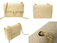 Load image into Gallery viewer, 極美品 CHANEL シャネル チェーンショルダーバッグ ミニマトラッセ ラムスキン 1番台 1990年 ココマーク ベージュ ゴールド金具 中古 4c069400