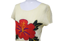 Load image into Gallery viewer, ISSEY MIYAKE イッセイミヤケ PLEATS PLEASE プリーツプリーズ 半袖カットソー PP91-JK572 サイズ4 フリンジ ハイビスカス 美品 中古 4c069422