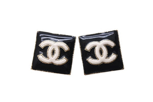新品未使用 CHANEL シャネル ピアス ココマーク B22A ブラック ホワイト シルバー金具 中古 4c069424