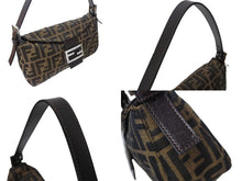 画像をギャラリービューアに読み込む, FENDI フェンディ マンマバケット ワンショルダーバッグ ズッカ柄 コットンキャンバス レザー シルバー金具 美品 中古 4c069440 