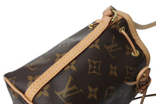 Load image into Gallery viewer, 極美品 LOUIS VUITTON ルイヴィトン ナノ ノエ ショルダーバッグ M41346 斜め掛けバッグ モノグラム PVC レザー ブラウン 中古 4c069441