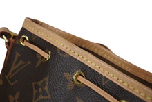 Load image into Gallery viewer, 極美品 LOUIS VUITTON ルイヴィトン ナノ ノエ ショルダーバッグ M41346 斜め掛けバッグ モノグラム PVC レザー ブラウン 中古 4c069441