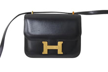 Load image into Gallery viewer, 極美品 HERMES エルメス ショルダーバッグ コンスタンス3ミニ C刻印 ブラック カーフスキン ゴールド金具 中古 4c069537