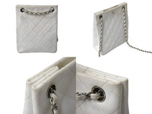 Load image into Gallery viewer, CHANEL シャネル マトラッセ チェーンショルダーバッグ ココマーク 6番台 キャビアスキン ホワイト ゴールド 美品 中古 4c069754