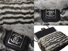 Load image into Gallery viewer, CHANEL シャネル ファー チェーン ショルダーバッグ 11番台 ブラウン ホワイト ココマーク コーティングキャンバス シルバー金具 美品 中古 4c069588