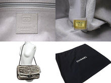 Load image into Gallery viewer, CHANEL シャネル ファー チェーン ショルダーバッグ 11番台 ブラウン ホワイト ココマーク コーティングキャンバス シルバー金具 美品 中古 4c069588