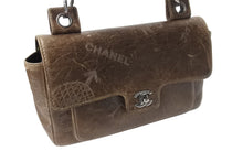 Load image into Gallery viewer, CHANEL シャネル チェーンショルダーバッグ アイコンモチーフ クルーズライン 8番台 2003年 ブラウン シルバー 美品 中古 4c069589