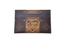 Load image into Gallery viewer, 新品同様 LOUIS VUITTON ルイヴィトン NIGO ニゴ カードケース モノグラムストライプ M81006 中古 4c069594