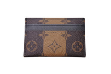 Load image into Gallery viewer, 新品同様 LOUIS VUITTON ルイヴィトン NIGO ニゴ カードケース モノグラムストライプ M81006 中古 4c069594