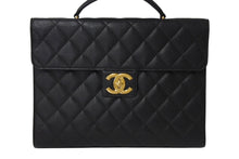 Load image into Gallery viewer, 極美品 CHANEL シャネル マトラッセ ブリーフケース ビジネスバッグ キャビアスキン 0番台 ココマーク ゴールド金具 中古 4c069607
