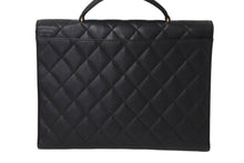 Load image into Gallery viewer, 極美品 CHANEL シャネル マトラッセ ブリーフケース ビジネスバッグ キャビアスキン 0番台 ココマーク ゴールド金具 中古 4c069607