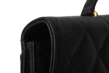 Load image into Gallery viewer, 極美品 CHANEL シャネル マトラッセ ブリーフケース ビジネスバッグ キャビアスキン 0番台 ココマーク ゴールド金具 中古 4c069607