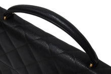 Load image into Gallery viewer, 極美品 CHANEL シャネル マトラッセ ブリーフケース ビジネスバッグ キャビアスキン 0番台 ココマーク ゴールド金具 中古 4c069607