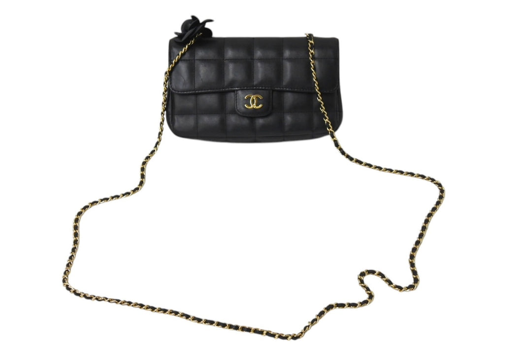 CHANEL シャネル カメリア チョコバー チェーン ミニショルダーバッグ ブラック ラムスキン 14番台 ココマーク ロゴ ゴールド金具 美品 中古 4c069613