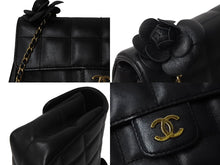 Load image into Gallery viewer, CHANEL シャネル カメリア チョコバー チェーン ミニショルダーバッグ ブラック ラムスキン 14番台 ココマーク ロゴ ゴールド金具 美品 中古 4c069613