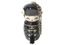Load image into Gallery viewer, 博物館級 新品同様 CHANEL シャネル ハンドバッグ マトリョーシカ 12番台 上海限定 ブラック ゴールド金具 中古 4c069622