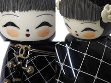 Load image into Gallery viewer, 博物館級 新品同様 CHANEL シャネル ハンドバッグ マトリョーシカ 12番台 上海限定 ブラック ゴールド金具 中古 4c069622