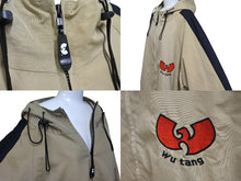 Load image into Gallery viewer, WU TANG SPORT WEAR ウータンクラン スポーツ ナイロンジャケット 刺繍 ベージュ ブラック 美品 中古 4c069666