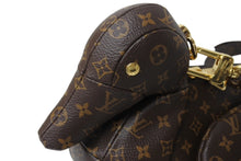 Load image into Gallery viewer, 新品同様 LOUIS VUITTON ルイヴィトン × NIGO ダックバッグ ショルダーバッグ M45990 中古 4c069682