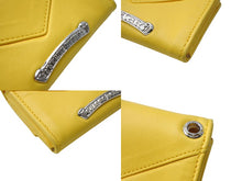 Load image into Gallery viewer, 新品未使用 CHROMEHEARTS クロムハーツ TINYWALLET タイニーウォレット CHプラスボタンレザーウォレット レザー シルバー925 中古 4c069737