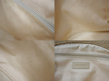 Load image into Gallery viewer, CHANEL シャネル ココマーク チェーントートバッグ 20番台 イタリア製 ツイード ベージュ ゴールド金具 美品 中古 4c06975
