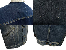 Load image into Gallery viewer, 極美品 MaisonMargiela メゾンマルジェラ ノーカラー デニムジャケット S50AM0561 S30561 ブルー サイズ46 中古 4c069789