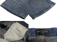 Load image into Gallery viewer, BALENCIAGA バレンシアガ フレアデニムパンツ 697829 サイズM 22AW ウォッシュ加工 インディゴブルー 美品 中古 4c069827
