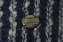 Load image into Gallery viewer, CHANEL シャネル ニットキャップ ビーニー ニット帽 ココマーク レーヨン ネイビー 美品 中古 4c070103