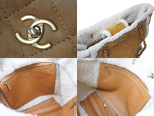 Load image into Gallery viewer, 極美品 CHANEL シャネル マトラッセ チェーントートバッグ 26番台 ムートン レザー ブラウン ホワイト マットゴールド金具 中古 4c071183