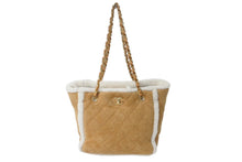 Load image into Gallery viewer, 極美品 CHANEL シャネル マトラッセ チェーントートバッグ 26番台 ムートン レザー ブラウン ホワイト マットゴールド金具 中古 4c071183