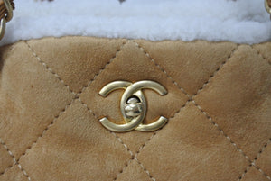 極美品 CHANEL シャネル マトラッセ チェーントートバッグ 26番台 ムートン レザー ブラウン ホワイト マットゴールド金具 中古 4c071183