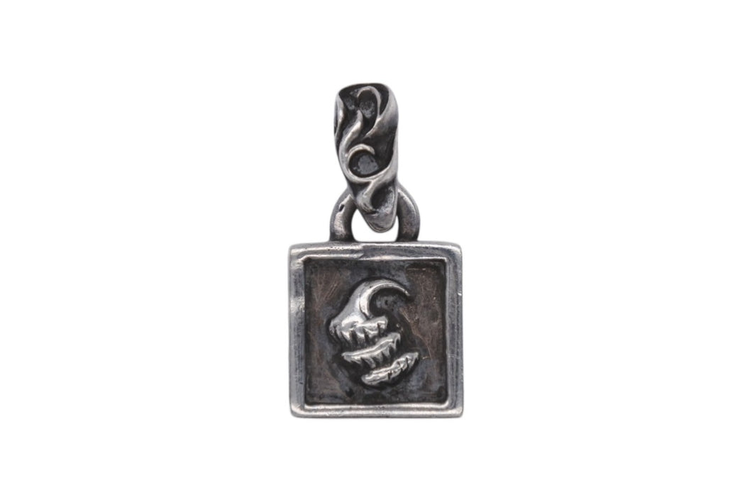 CHROME HEARTS クロムハーツ フレームド クロー チャーム ペンダントトップ 重量4.6g シルバ−925 1998 刻印 美品 中古 4b007262