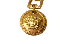 Load image into Gallery viewer, Gianni Versace ジャンニ ヴェルサーチ メデューサ ゴールド チェーン ベルト メッキ ロゴ アクセサリー ジュエリー 小物 美品 中古 4c074278