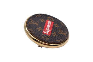 極美品 Supreme シュプリーム × LOUIS VUITTON ルイヴィトン ピンズ ピンバッチ MP2076 17AW モノグラム PVC 中古 4c074542