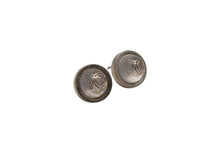 Load image into Gallery viewer, 極美品 CHANEL シャネル ココマーク ピアス アクセサリー ゴールドボタン 07C刻印 1.5g GP クリア ゴールド金具 中古 4c075471