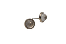 Load image into Gallery viewer, 極美品 CHANEL シャネル ココマーク ピアス アクセサリー ゴールドボタン 07C刻印 1.5g GP クリア ゴールド金具 中古 4c075471