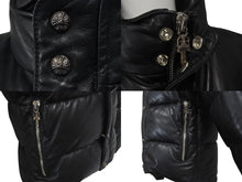Load image into Gallery viewer, 極美品 CHROME HEARTS クロムハーツ STIFF LTHR スティッフ クロスボール ダウンジャケット ブラック 羊革 サイズM シルバー金具 中古 4c074771