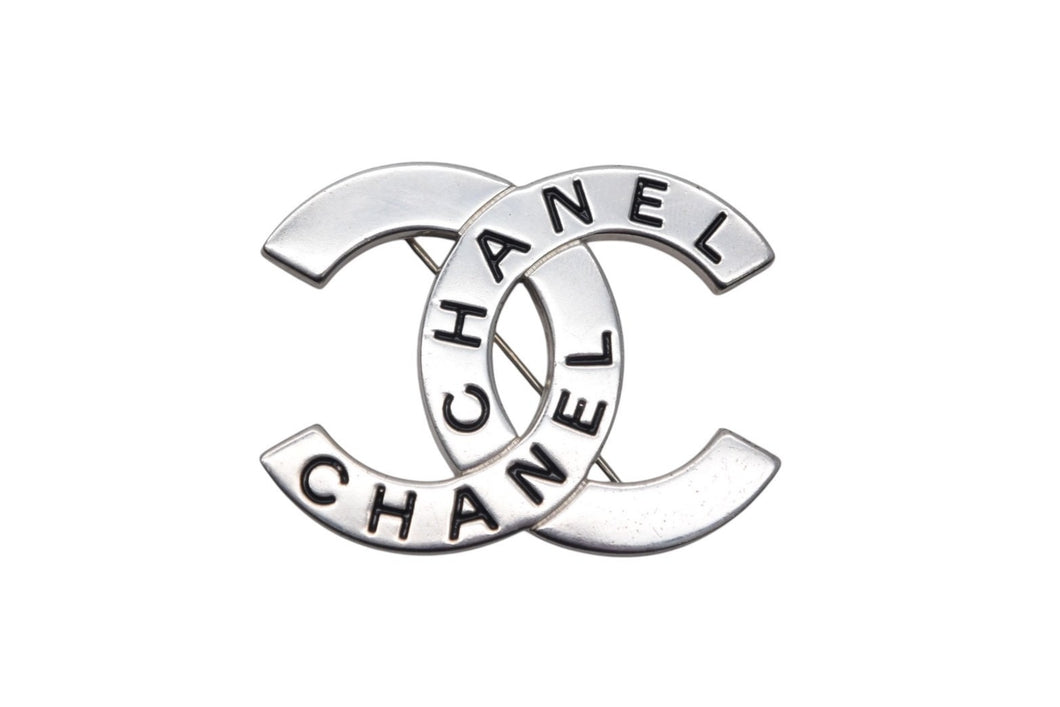 CHANEL シャネル ココマーク ブローチ アルファベット 98P刻印 メタル 16.5g シルバー ブラック 美品 中古 4c075467 正規品