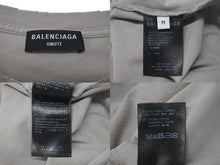 Load image into Gallery viewer, 極美品 BALENCIAGA バレンシアガ 22SS モザイクロゴプリント 半袖Ｔシャツ グレー コットン サイズM 661715 中古 4c075504