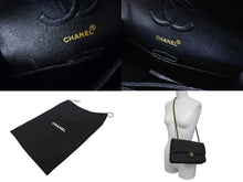 Load image into Gallery viewer, 極美品 CHANEL シャネル チェーンショルダーバッグ マトラッセ25 デニム ブラック ゴールド金具 6番台 中古 4c075676