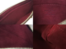 Load image into Gallery viewer, 極美品 LOUIS VUITTON ルイヴィトン ポシェット ミラMM アクセサリーポーチ M60096 モノグラム マルチカラー ホワイト 中古 4c075834