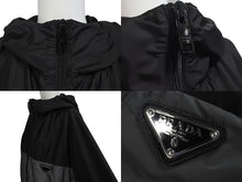 Load image into Gallery viewer, 極美品 PRADA プラダ Re-Nylon リナイロンジャケット SGC601 24AW サイズL トライアングルロゴ グレー ブラック 中古 4c075902