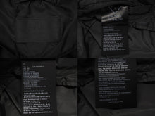 Load image into Gallery viewer, 極美品 PRADA プラダ Re-Nylon リナイロンジャケット SGC601 24AW サイズL トライアングルロゴ グレー ブラック 中古 4c075902