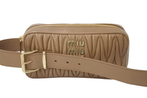 極美品 MIUMIU ミュウミュウ マテラッセ クラッチバッグ セカンドバッグ 5BF122 キルティングロゴ金具 ブラウン 中古 4c076226 