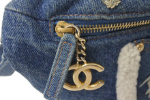 Load image into Gallery viewer, CHANEL シャネル デニムウエストポーチ ココチャーム ココマーク 28番台 インディゴブルー ゴールド金具 美品 中古 4c076229