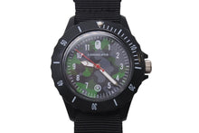 Load image into Gallery viewer, 極美品 A BATHING APE アベイシングエイプ 腕時計 回転ベゼル 迷彩柄 ブラック グリーン シルバー金具 中古 4c076255