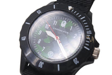 Load image into Gallery viewer, 極美品 A BATHING APE アベイシングエイプ 腕時計 回転ベゼル 迷彩柄 ブラック グリーン シルバー金具 中古 4c076255